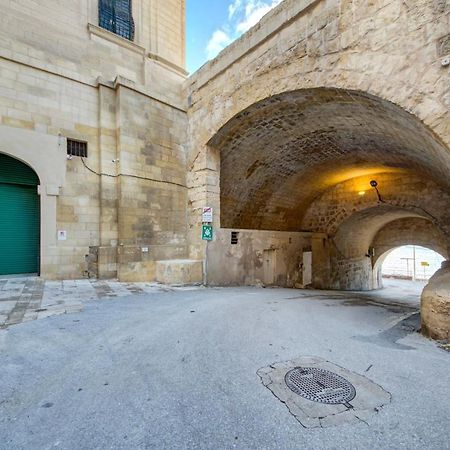 Sally Port 29 Валетта Экстерьер фото